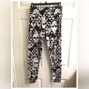 No Boundaries ☠️Skull & Pyramid☠️ Ankle Leggings - Junior Medium (7-9)